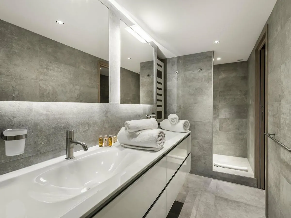 Apartment Appartement Renove 3 Chambres, Courchevel 1850, Avec Balcon Et Parking - Fr-1-564-59
