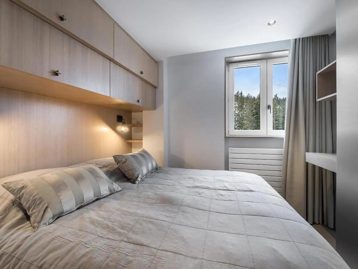 Appartement Renove 3 Chambres, Courchevel 1850, Avec Balcon Et Parking - Fr-1-564-59 0*,