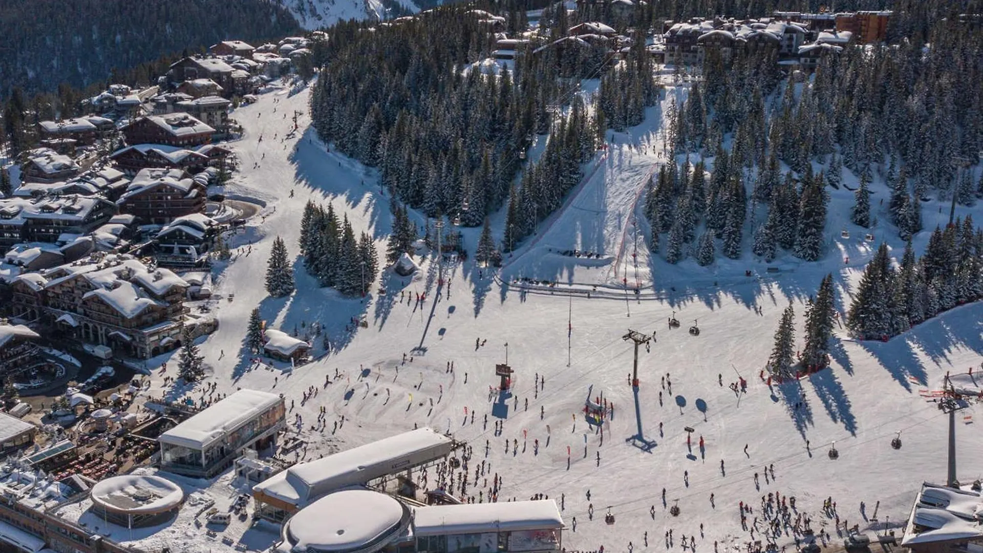 Appartement Renove 3 Chambres, Courchevel 1850, Avec Balcon Et Parking - Fr-1-564-59 0*,  France